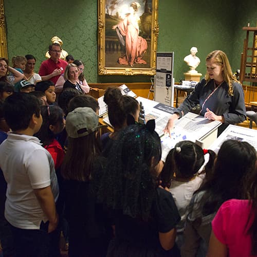 Kids learning in the art galleries