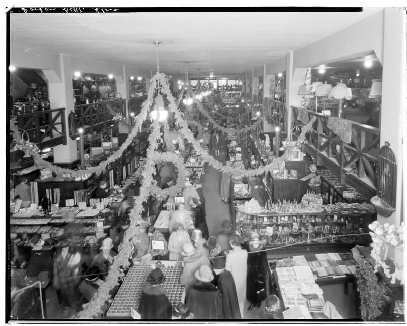 Black and white photo of Christmas shopping