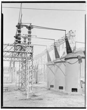 Spray system at work on 220kV switches at Lighthipe Substation