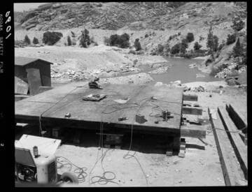 Big Creek - Mammoth Pool - Welding Diversion Tunnel Bulkhead Gate