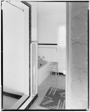 H2.4 - Home Bath - All Electric Home of W. C. Hohmann