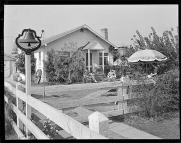 Stanley, Mr. and Mrs. Louis, residence