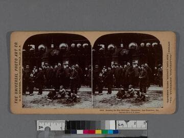 Reading the war bulletins, Chinatown, San Francisco, Cal