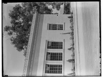 Side view of First National Bank, Artesia, California