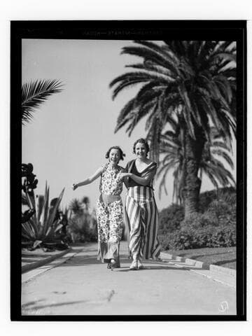 Models Ruth Hildebrandt and Margaret Webber at Palisades Park, Santa Monica