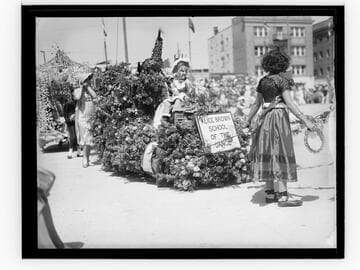 Alice Brown school of the dance float in the Ocean Park Baby Parade