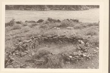 Ruin on bench below Bass Cable; right bank. Preliminary gauge: 108,500 cfs