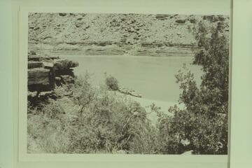 Boats pulled in to shore at Mile 45 where Willie was buried