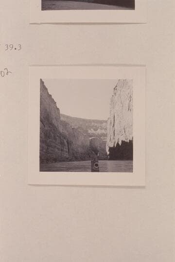 Left wall near dam site at Mile 39 1/2 showing crack. Looking upstream