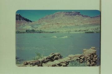 Rock walls and sand waves from Zahns Camp