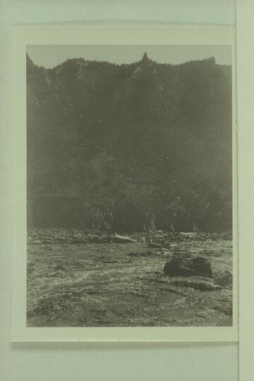 One of the Kolb boats running rapid in Split Mountain