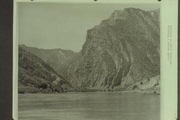 Entrance to Split Mountain.  Probably a Thorne photo