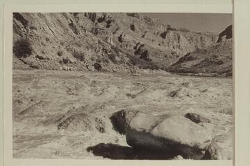 Brick Mortenson heading into 205 Mile Rapid.  Approximate gauge: 17,000 cfs