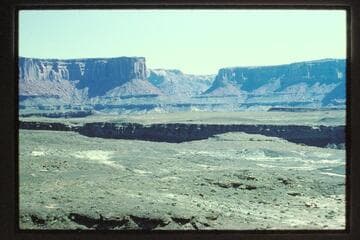 Down to Upheaval Dome from Horsethief Canyon