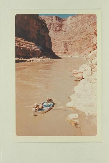 Downriver from below Boulder Narrows. Close to terrain shown in Kolb photo of 1911. Lees Ferry gauge: 28,800 cfs
