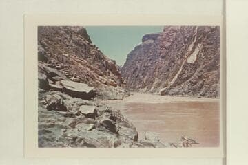 Grapevine Rapid. Noon. Bright Angel gauge: 18,700 cfs