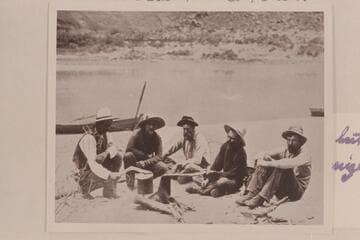 Noon lunch in Glen Canyon