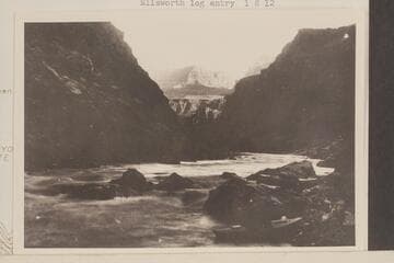 Head of rapid at Mile 231.9.  Note the boats at the shore