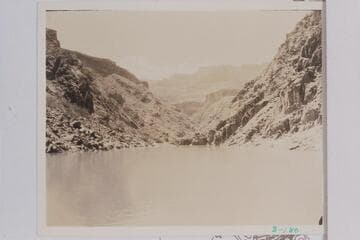 Upriver from near Ruby Rapid. Bright Angel gauge: 2650 cfs