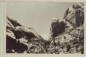 Trail to Surprise Valley. Looking southwest toward Rainbow Bridge. See 6010 SJRR 5.15.9