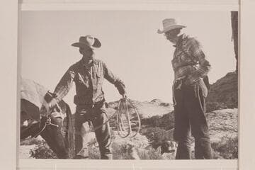 Tom Daly explains to Archeyes. Navajo Canyon