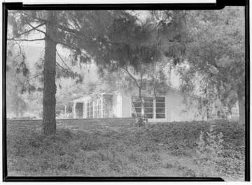 [Unidentified residence]