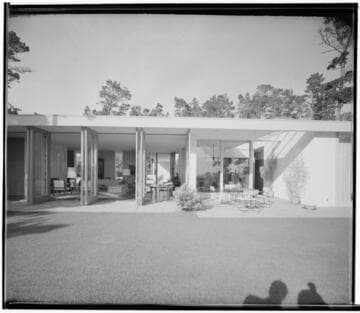 Weeks, Mr. and Mrs. Leonard, residence