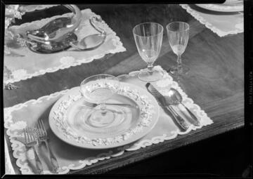 Los Angeles, California: Dunne, Irene, dinner table