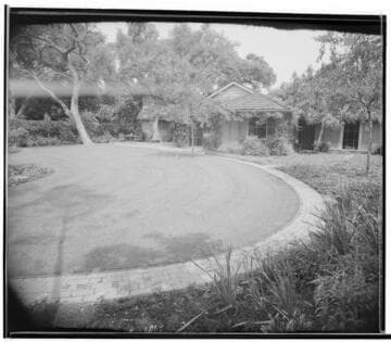 Landscaping for Jean Lawson: Hughes, Cliff, residence