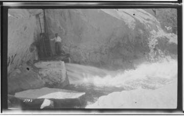 Kern River No. 3 - Drainage gate