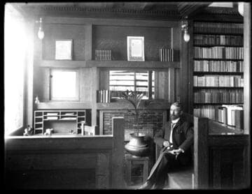 Vroman's bookstore, Pasadena, Interior