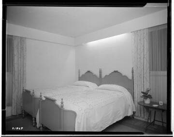 H2.5 - Home Bedroom - Foster Sampson Home