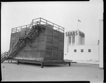 Cooling towers and electric service at Sears Building