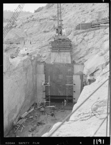 Big Creek - Mammoth Pool - Closure of bulkhead gate