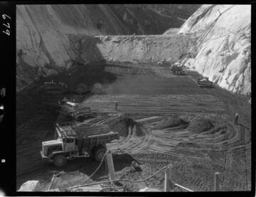 Big Creek - Mammoth Pool - Filling and compacting in the cutoff area