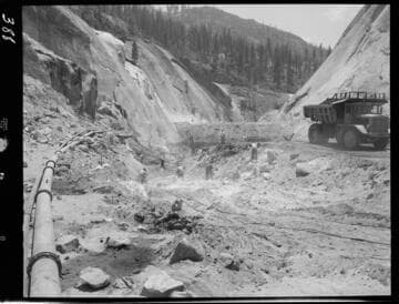 Big Creek - Mammoth Pool - Drilling in access road to cutoff area