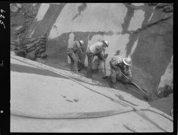 Big Creek - Mammoth Pool - Slush grouting in bottom of cutoff trench