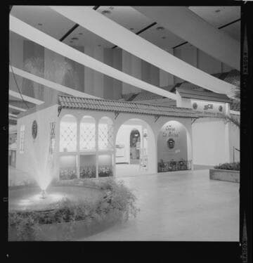 Edison exhibit at home show promoting total electric building "La Cocina La Reina"