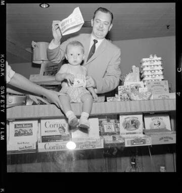 Lunch Fashion Show at Hoppy's restaurant for mothers