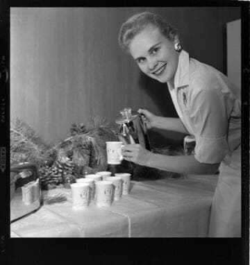 Electric cooking demonstration