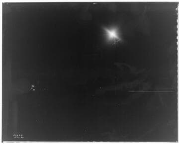 L1.2 - Lighting, streets - Streetlight at night