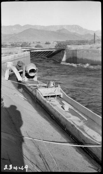 Borel Powerhouse - Floating repair plant