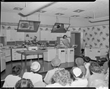 Cooking demonstration stage during cooking class