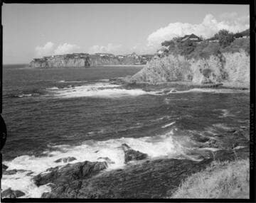 Homes on cliffs over the ocean