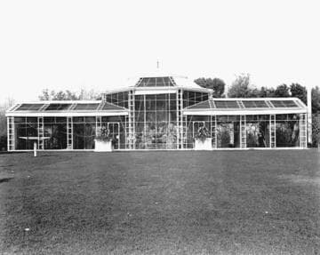 Aviary of the San Marino ranch, circa 1915
