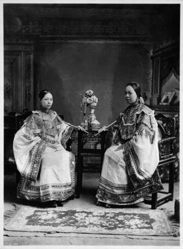 Chinese young ladies, Los Angeles, Chinatown