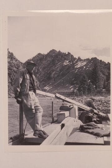 Willie Taylor on Don Smith's Salmon River sweep-scow.  Shoup, Idaho