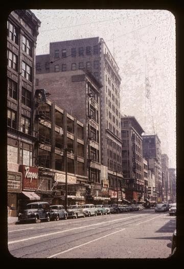 Broadway south of 4th Street