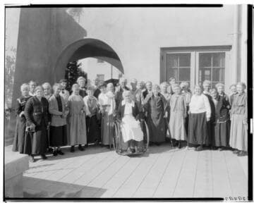 Group of women at Home for Aged, 1926