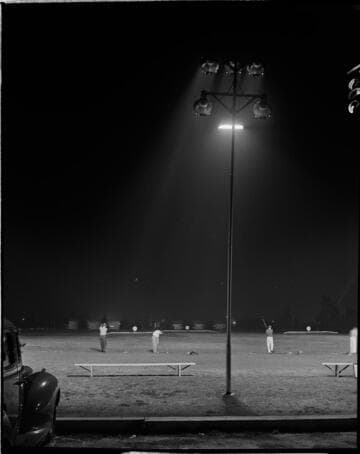 Night lighting at a driving range at night